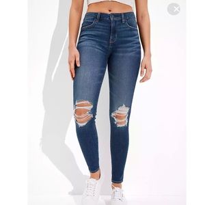 American Eagle Ripped High-Waisted Jegging